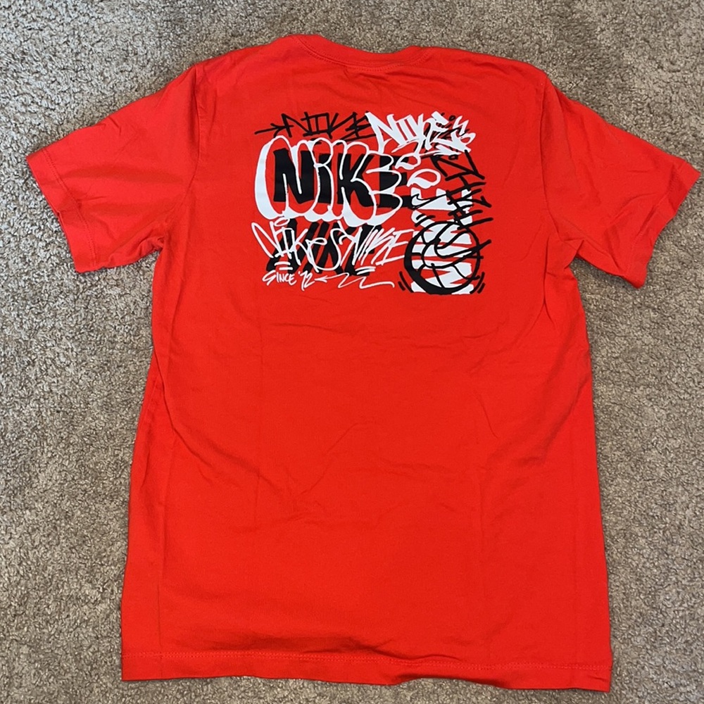 Nike shirt - Picture 2 of 4